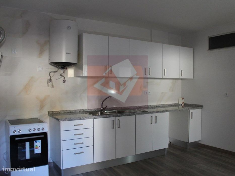 Apartamento T2 em Caneças para arrendamento