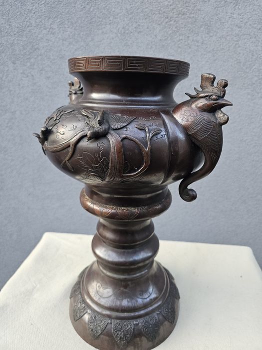 Japońska waza z brązu z okresu Meiji