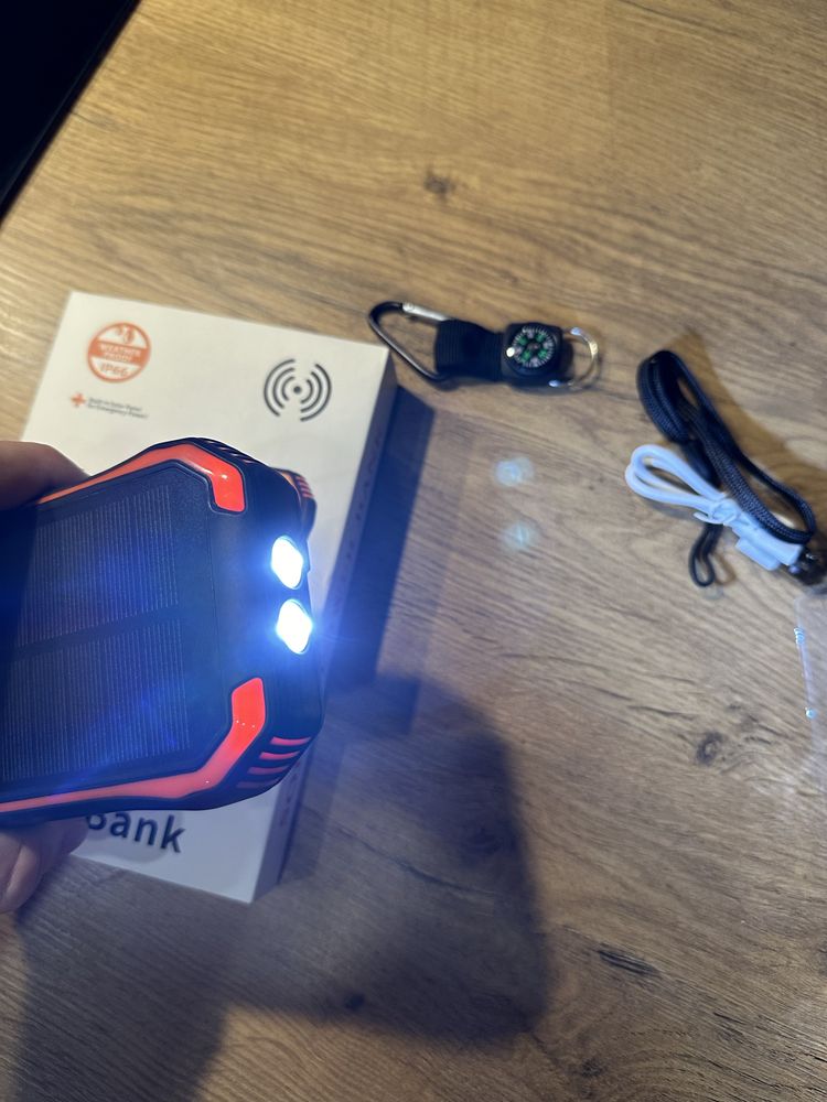 Nowy Powerbank 30 000 mAh  solarny indukcyny