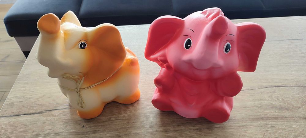 Duża, nowa skarbonka Słoń