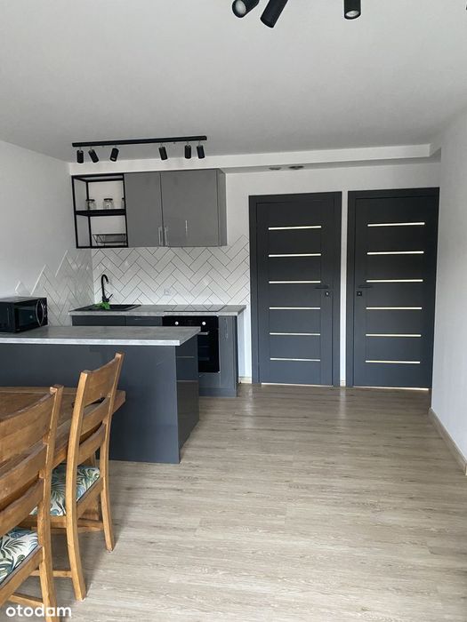 Nowoczesne, świeżo odnowione mieszkanie z tarasem | Sobieszewo