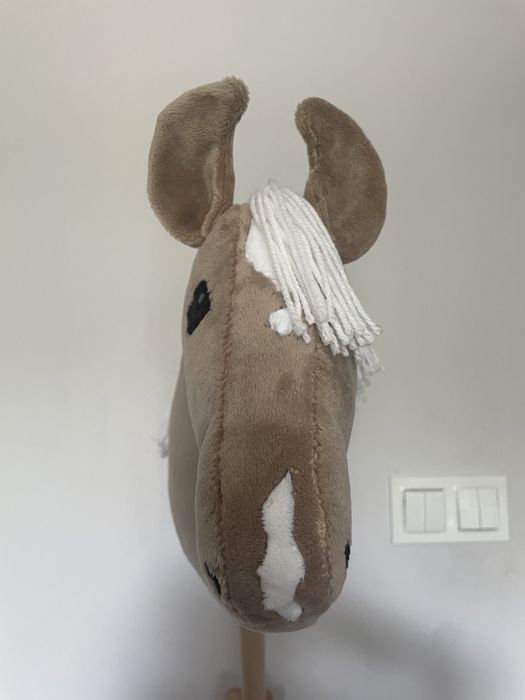 Hobby horse izabelowaty