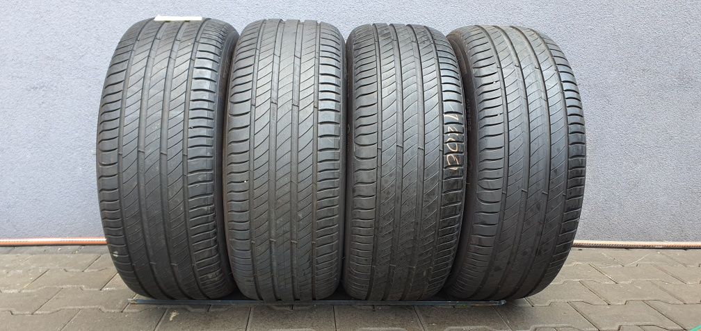 235/50/18 Michelin