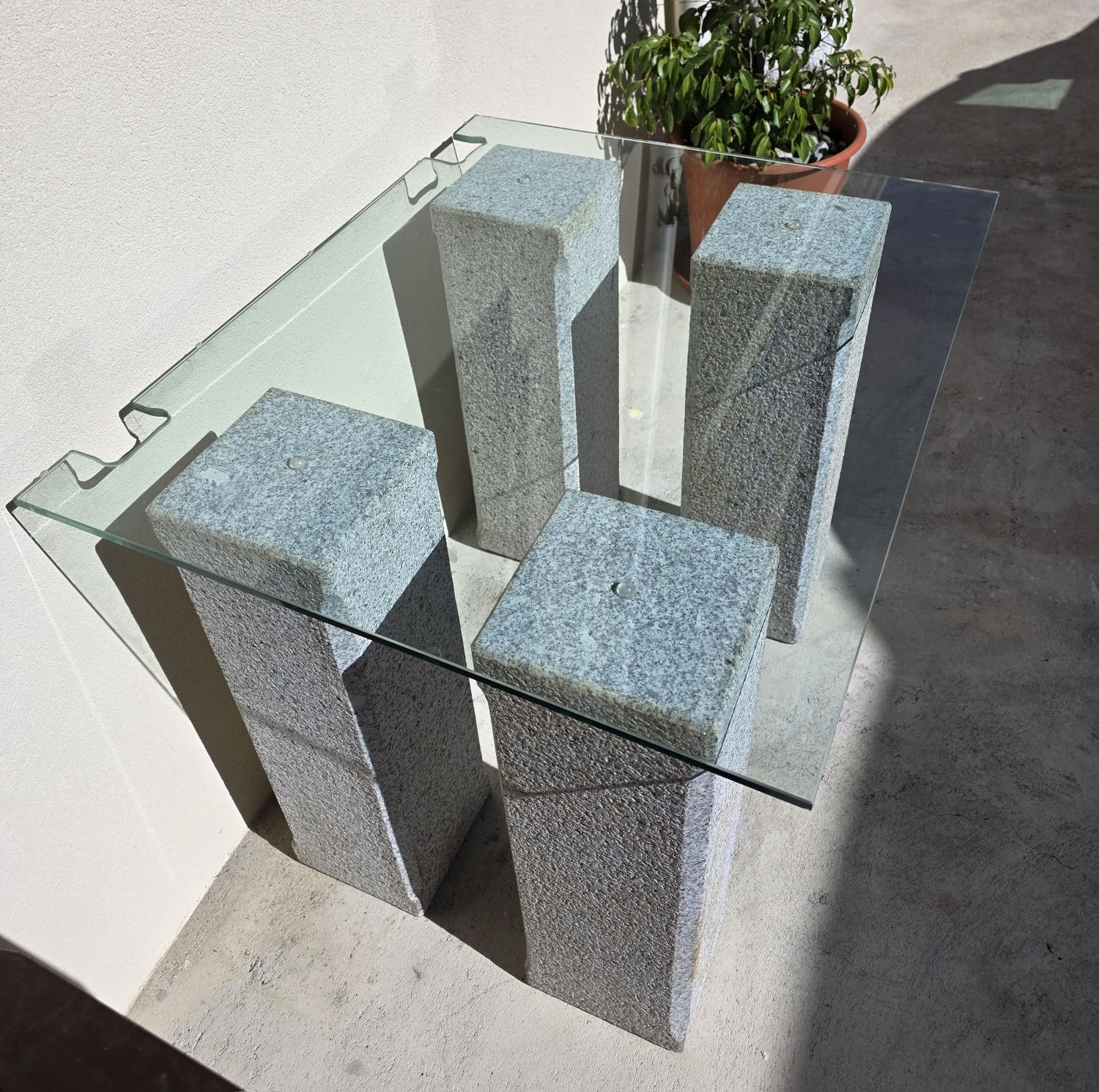 Mesa de centro com tampo de vidro