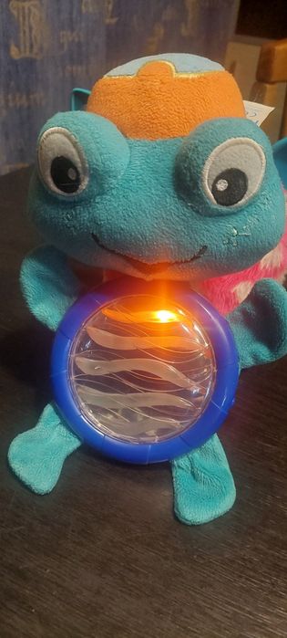 Żółw maskotka na baterie