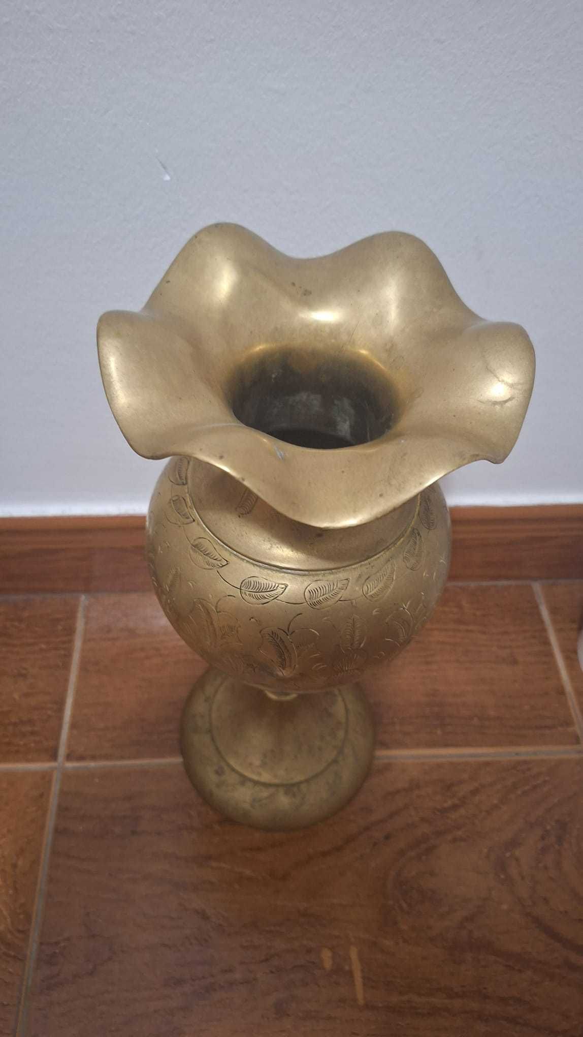 jarro decorativo latão maciço