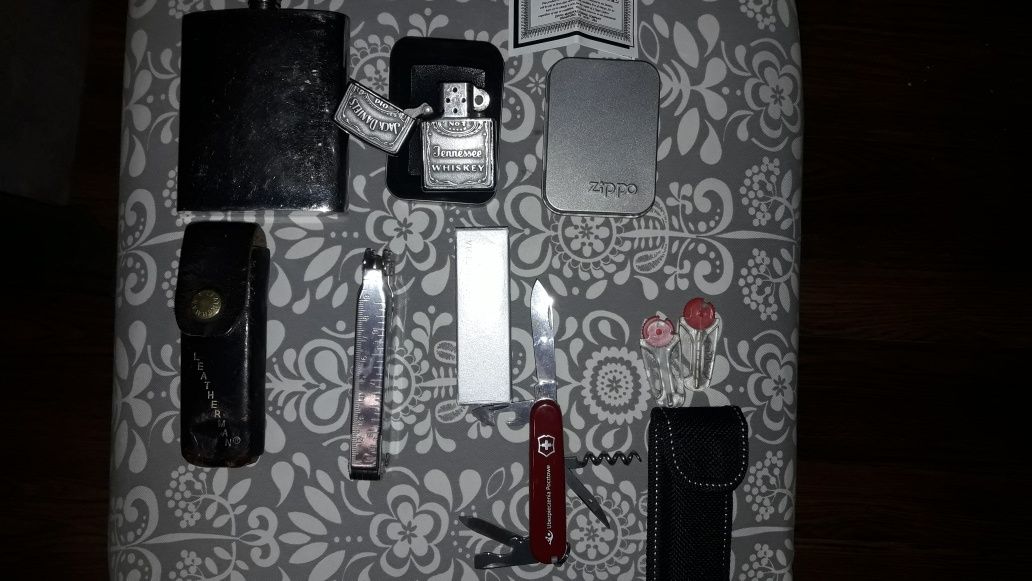 Sprzedam noze leatherman zippo itd