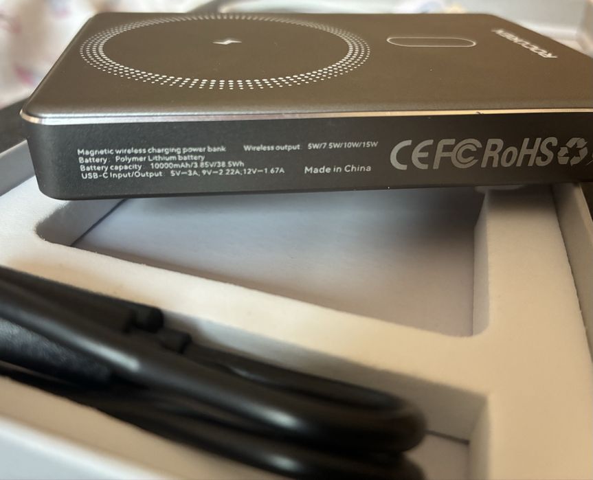 Повербанк Rocoren(магнітна зарядка)Type-c 10000