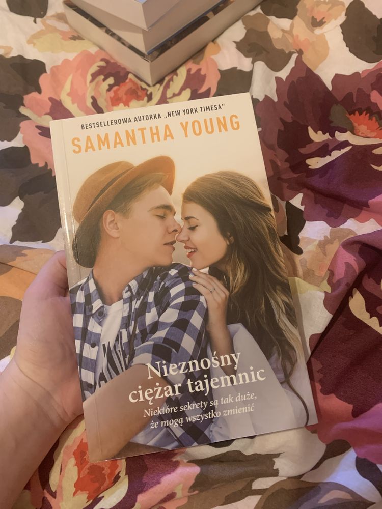 Nieznośny ciężar tajemnic Samantha Young