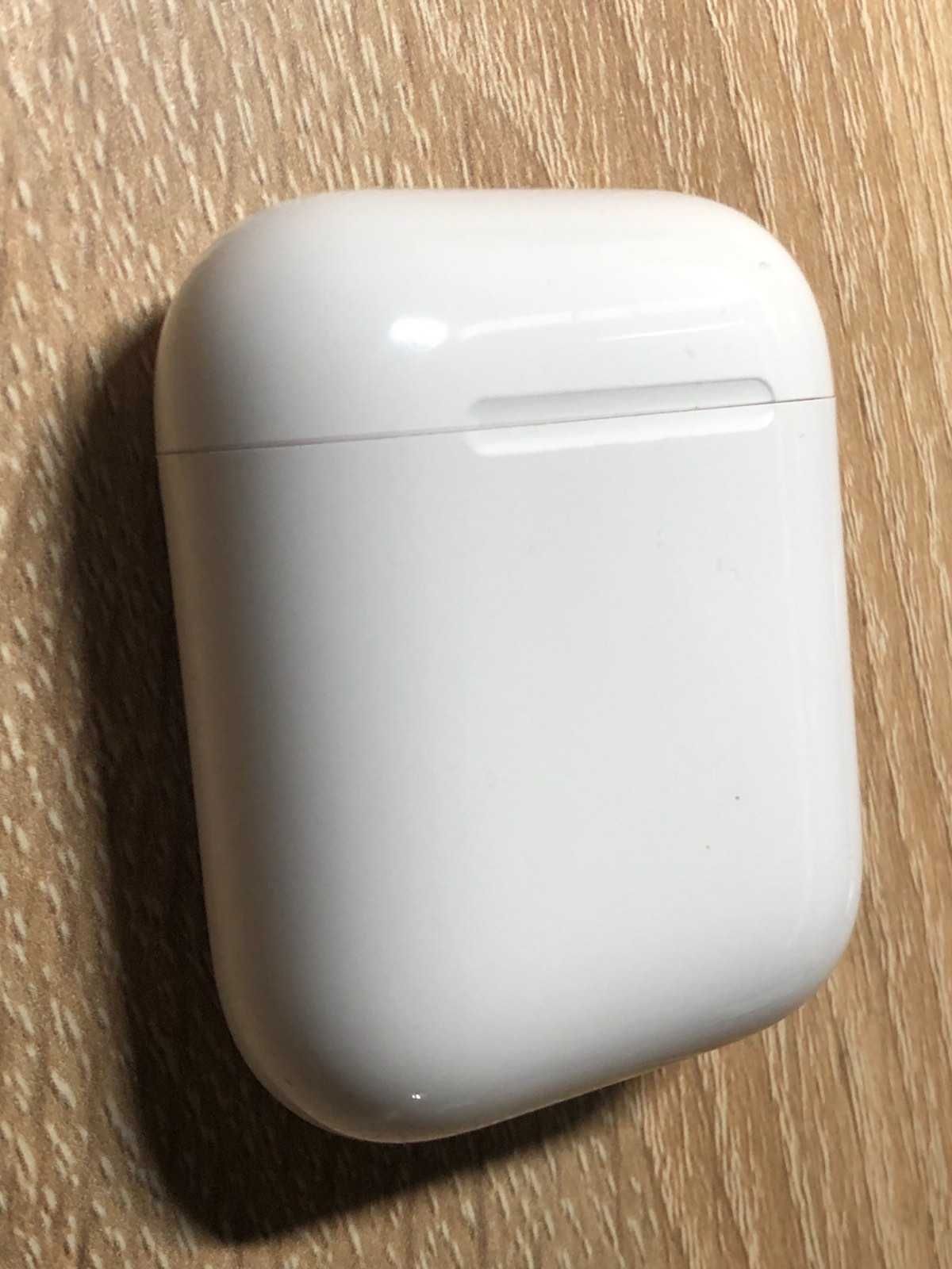 Наушники Apple AirPods with Charging Case (2-о покоління) на гарантії