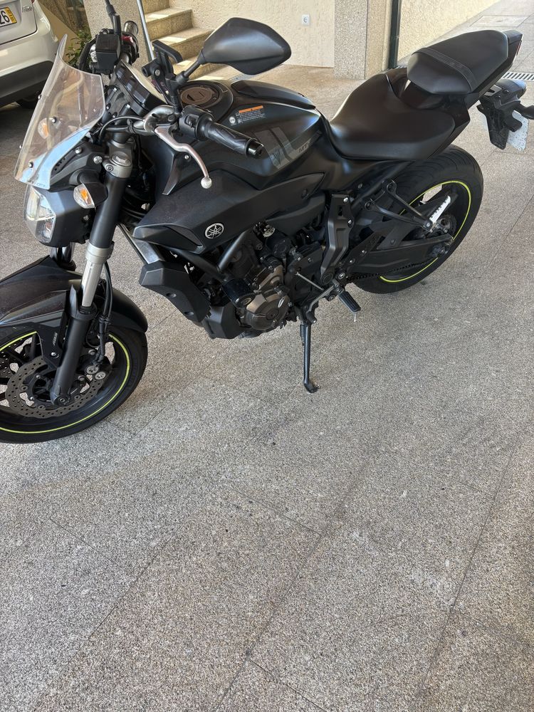 Yamaha mt07 akrapovic