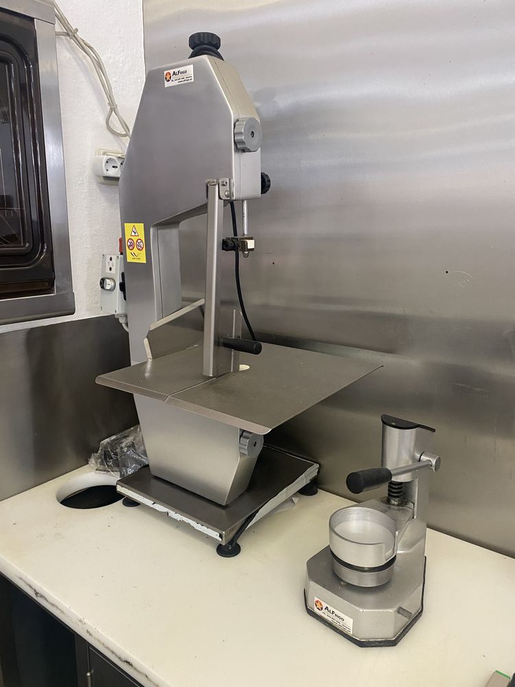 Serra de fita de cortar peixe ou carne e Hamburgueira