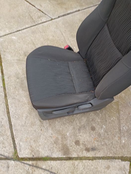 Suzuki Swift MK7 fotel lewy kompletny airbag europa