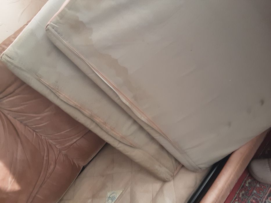 Продам кутовий диван.