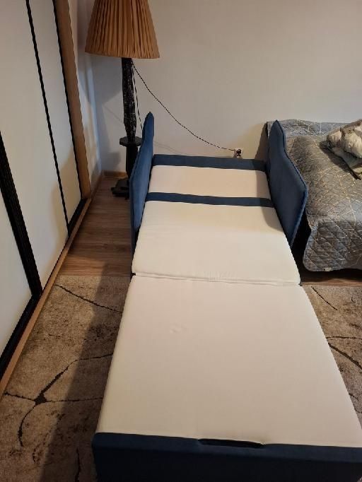 Fotel rozkładany z funkcją spania Black Red White.