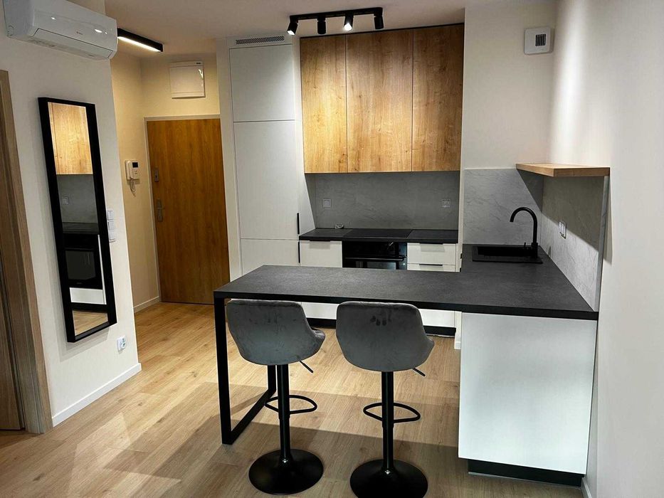 Komfortowe 2-pokoje z  garazem  , klimatyzacja