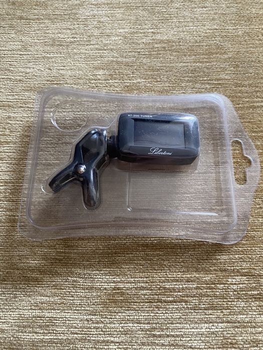 Libertoni AT-200 Tuner для укулеле