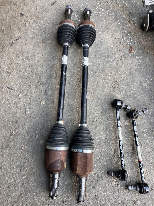 Цапфа (поворотний кулак )TeslaY