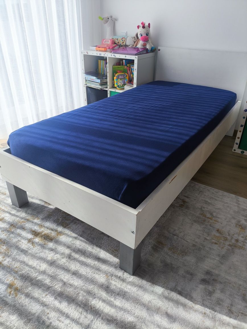 Vendo cama de solteiro / quarto de crianca