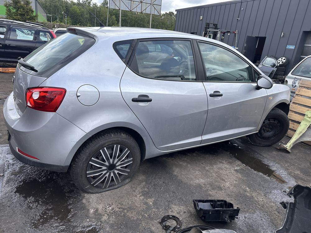 Czesci Seat Ibiza 2008 r , Skrzynia Klapa Drzwi Lampy Błotnik Lusterko