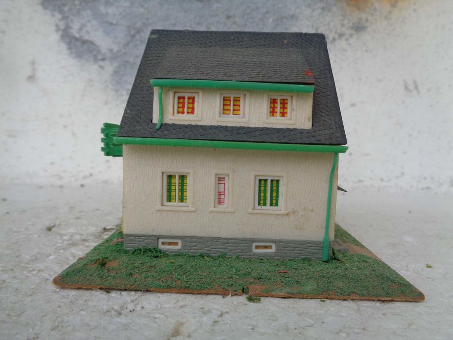 1:87 Faller Bonita moradia de campo com base