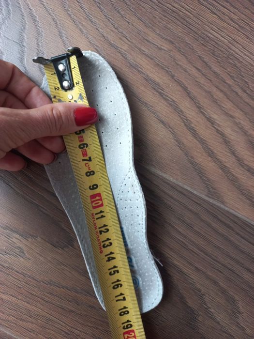 кросівки в ідеальному стані