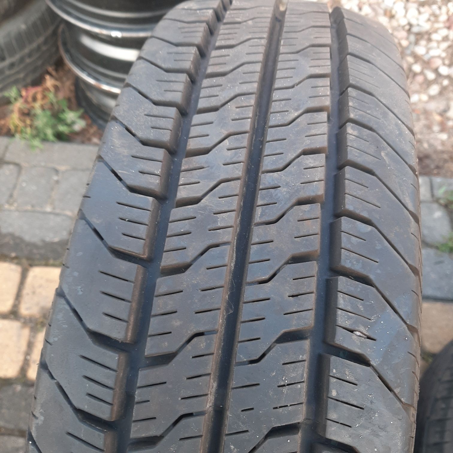Opona Zimowa PLATIN 195/75R16C 107/105R