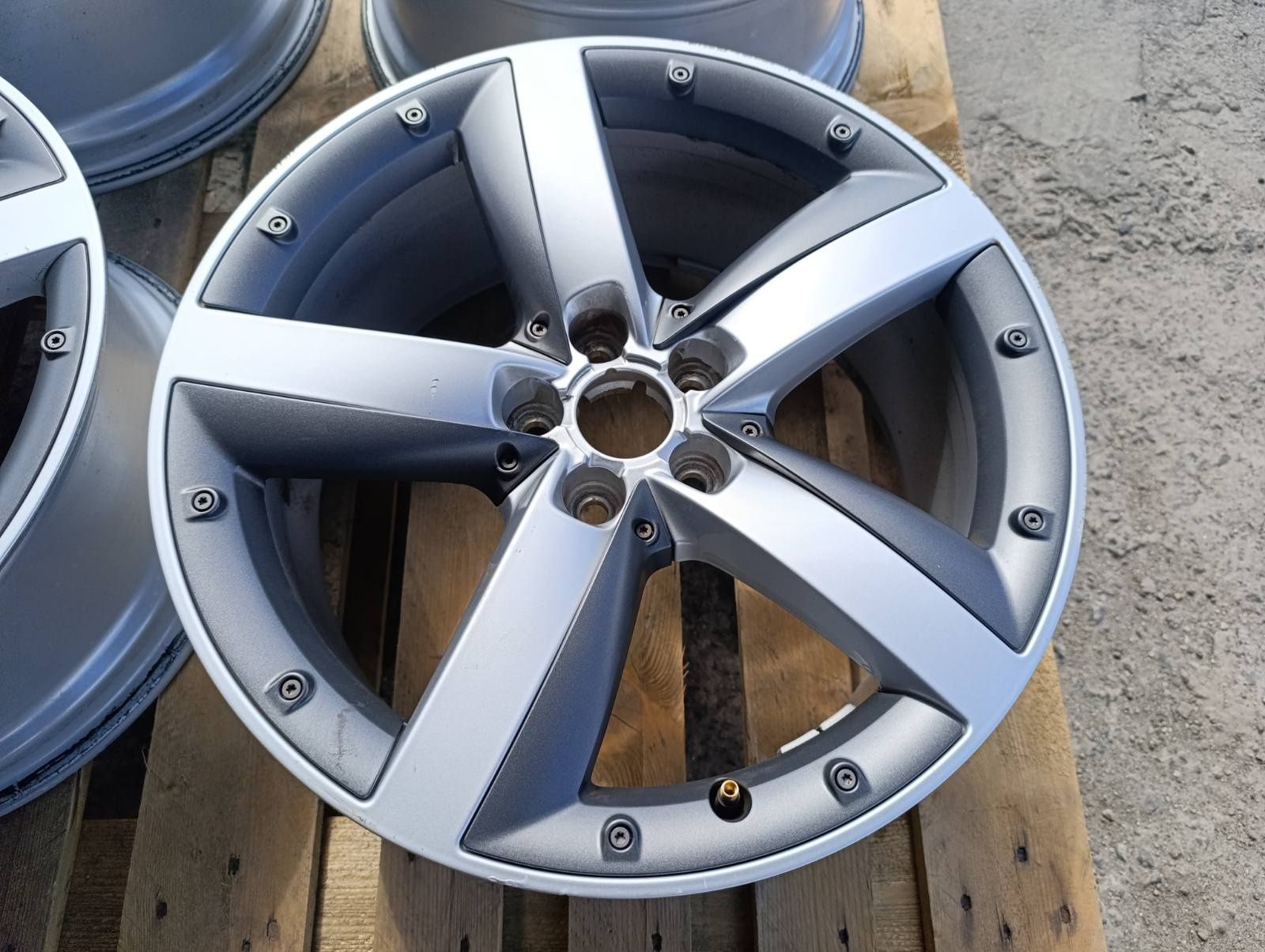 Легкосплавні диски 5*100 R17 титани р17