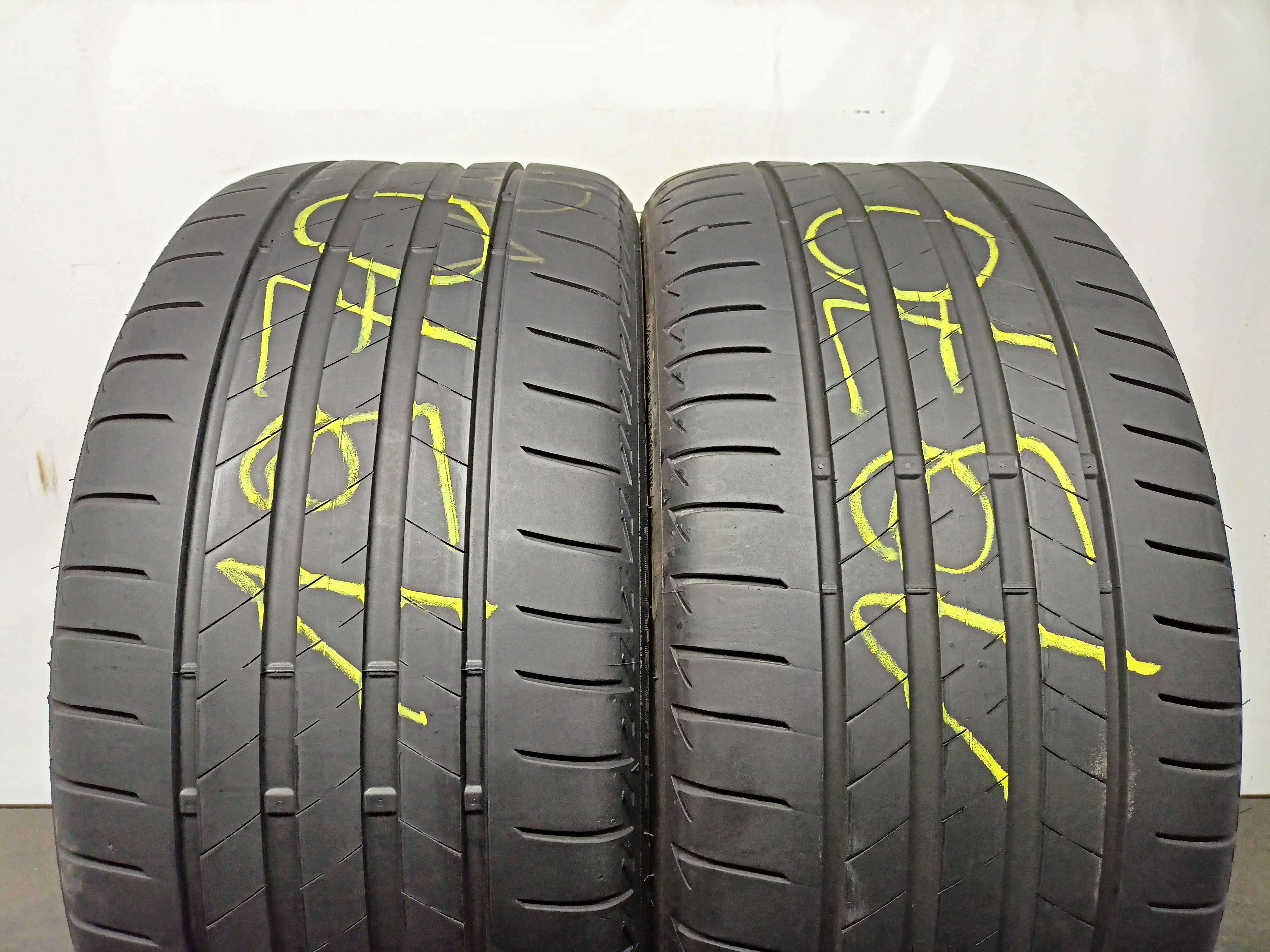 Bridgestone Turanza T005 RSC 255/35/19 23r. 96Y 2x4,8mm (1970)