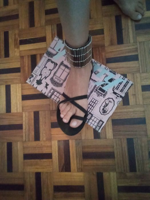 Sandálias Killah 36 Pretas e prateadas