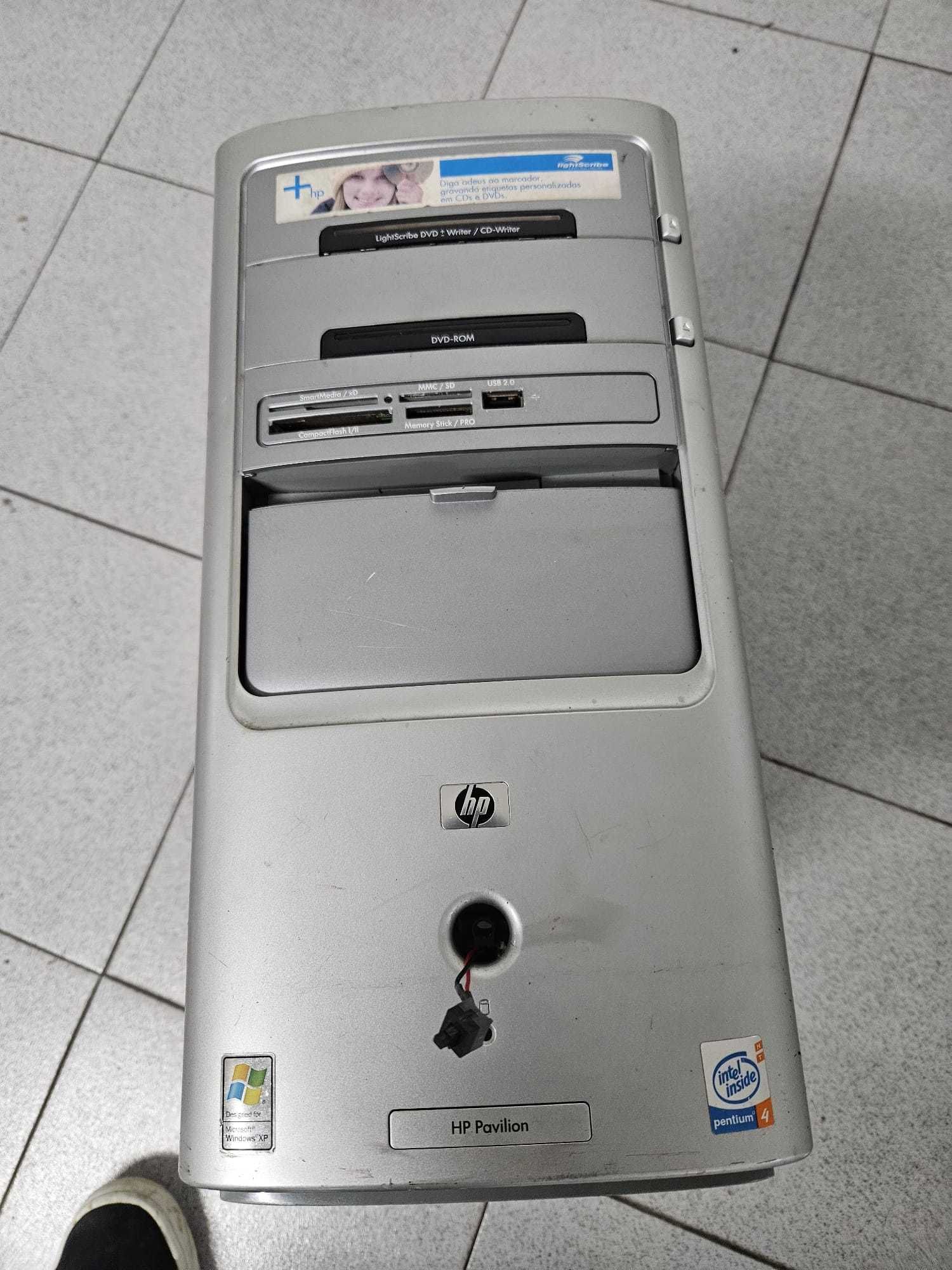 Computador HP de secretária
