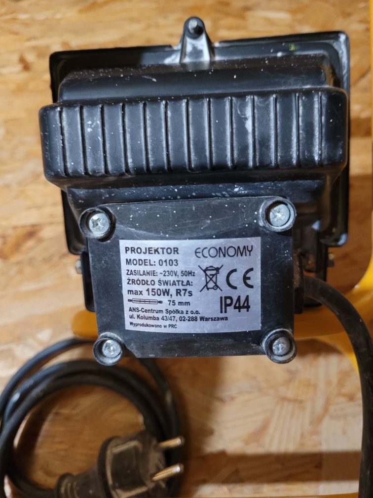 Halogen budowlany