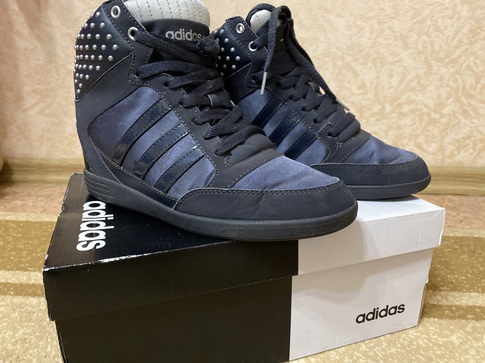 Женские сникерсы Adidas