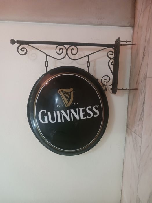 Iluminoso exterior guinness