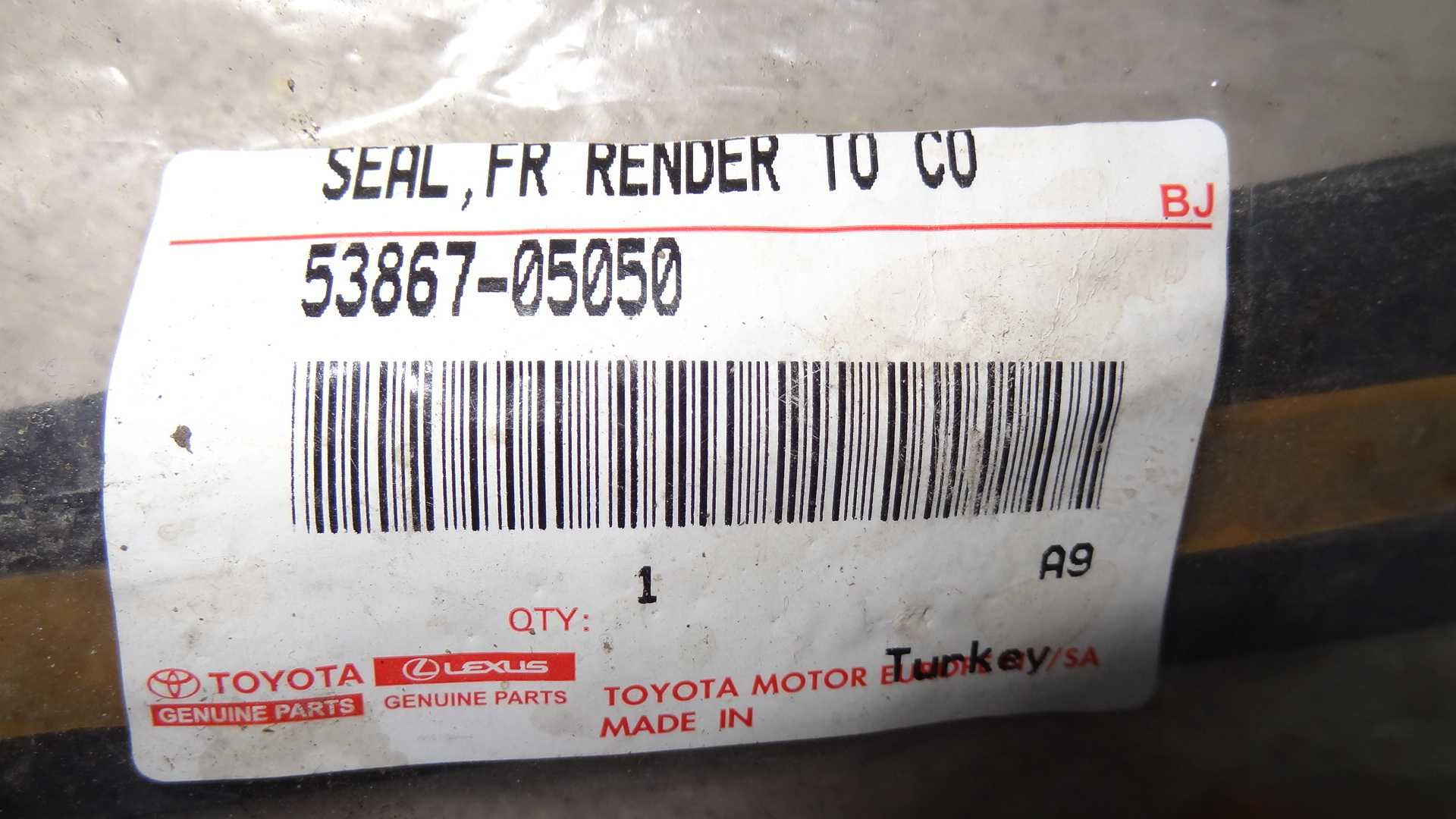 Toyota avensis t27 15- osłona podszybia uszczelka szyby lewa