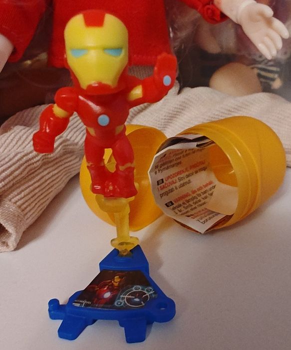 Киндер сюрприз marvel Железный Человек