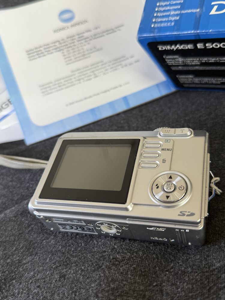 Konica Minolta Dimage E500 – Klasyka cyfrowej fotografii!