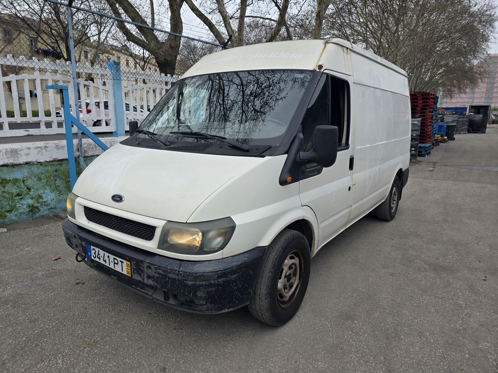 Ford Transit 330M 2.4 Tdci