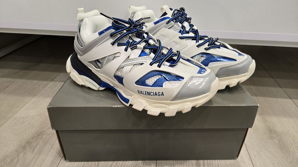 Balenciaga track 1