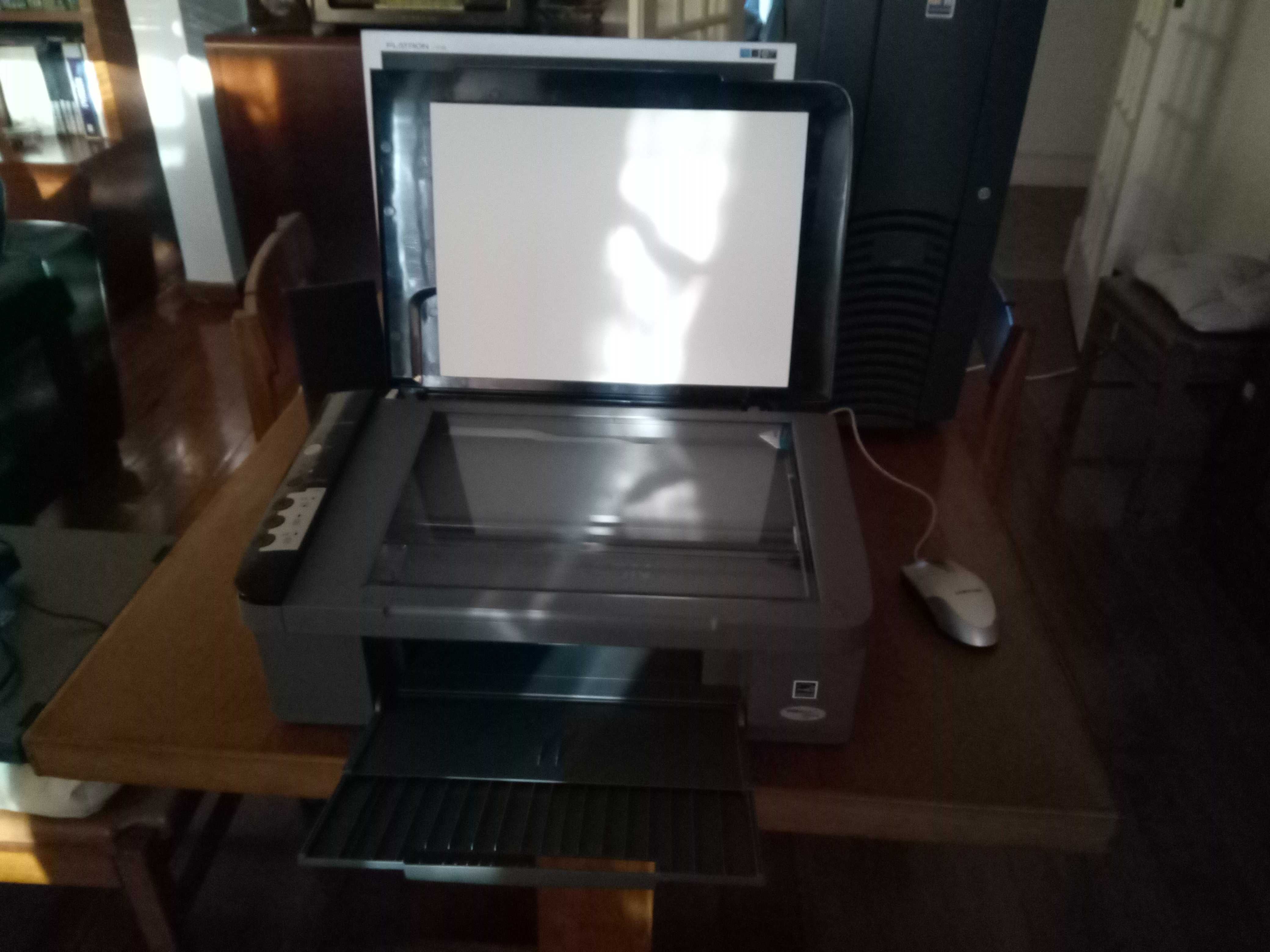 Monitor LG Flatron 1919
Drive de disquetes - ver oferta