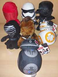 - Artigos Novos - Peluches Médios 17 Cm Starwars / Disney / Famosa