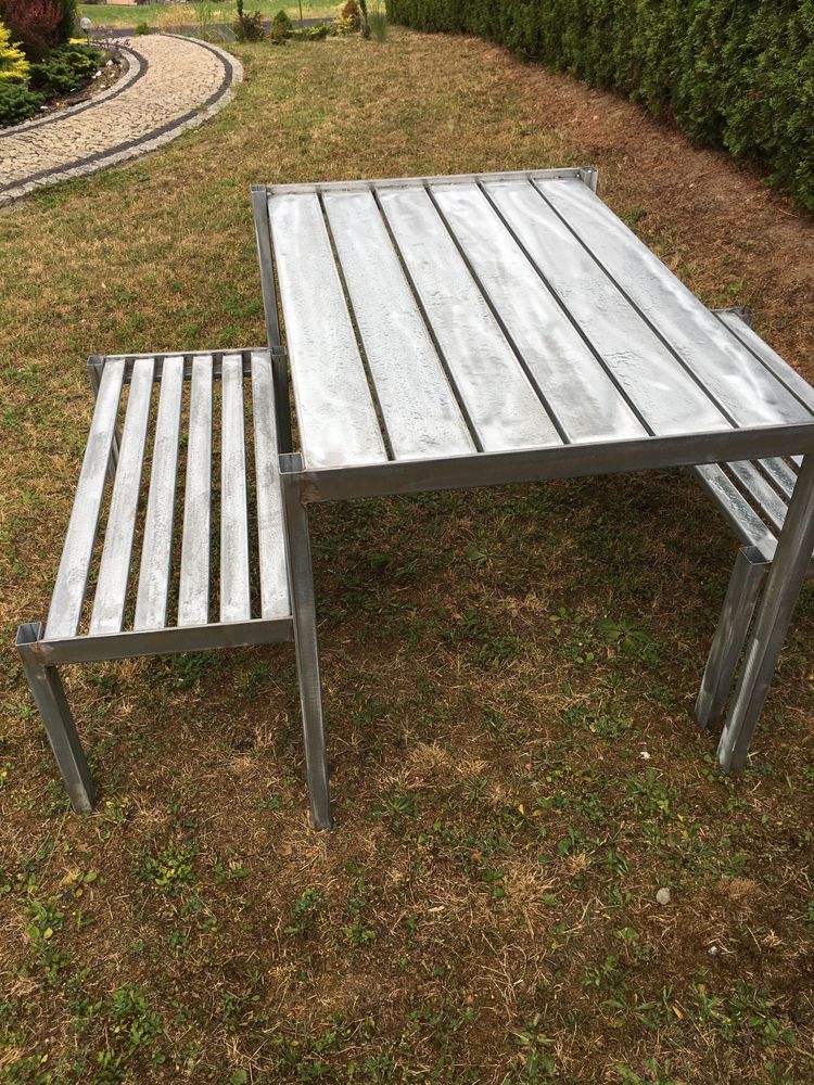 Komplet stolik i 2 ławki metalowe z profili ocynkowanych