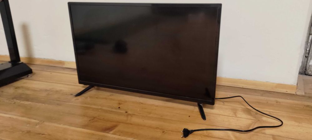 Telewizor 32'' United 32DH58 - uszkodzone podświetlenie