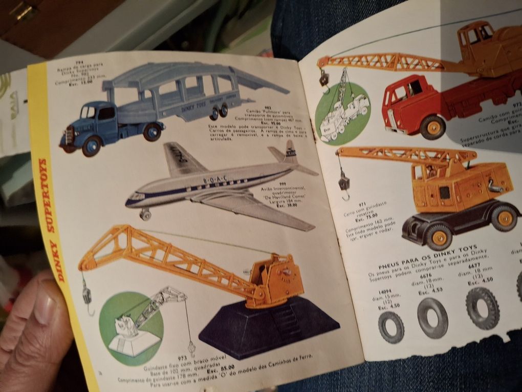 Catálogo Dinky toys português 1958