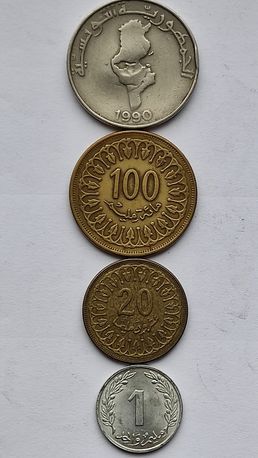Комплект монет на продажу