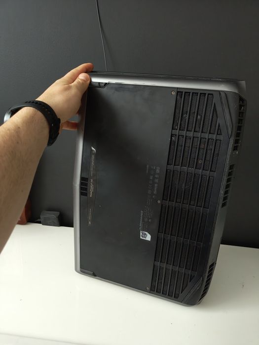 Ігровий ноутбук dell Alienware 18 / i7 4800 MQ /16/SSD/17,3 fullHD IPS
