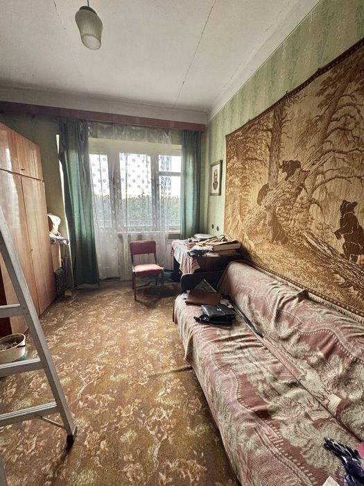 Продаж просторої 3-х кім.квартири без ремонту