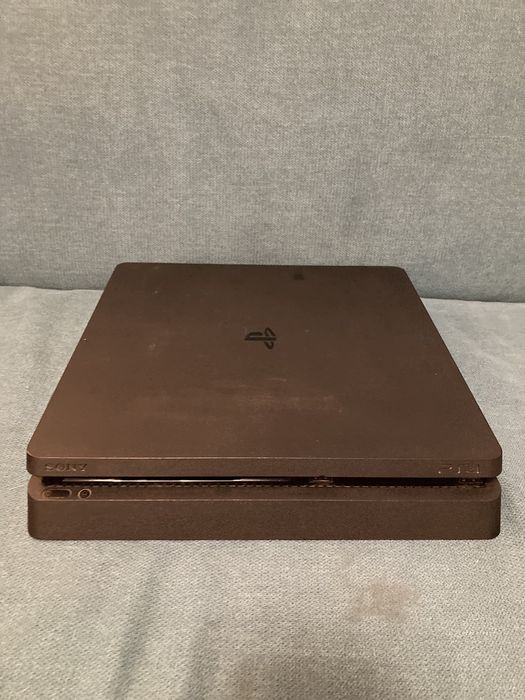 Konsola PS4 Slim + Pad + Naped
