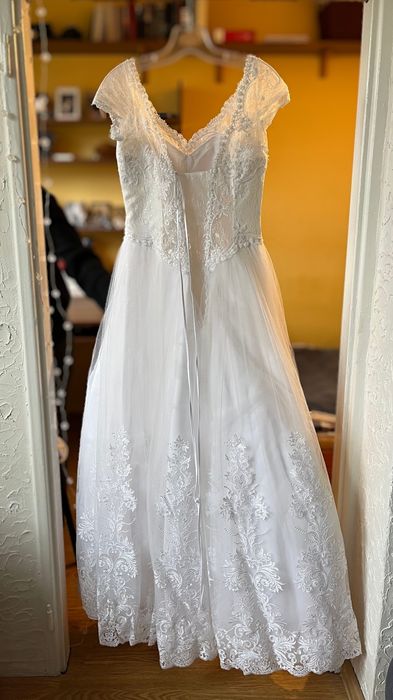 Suknia ślubna księżniczka, rozkloszowana