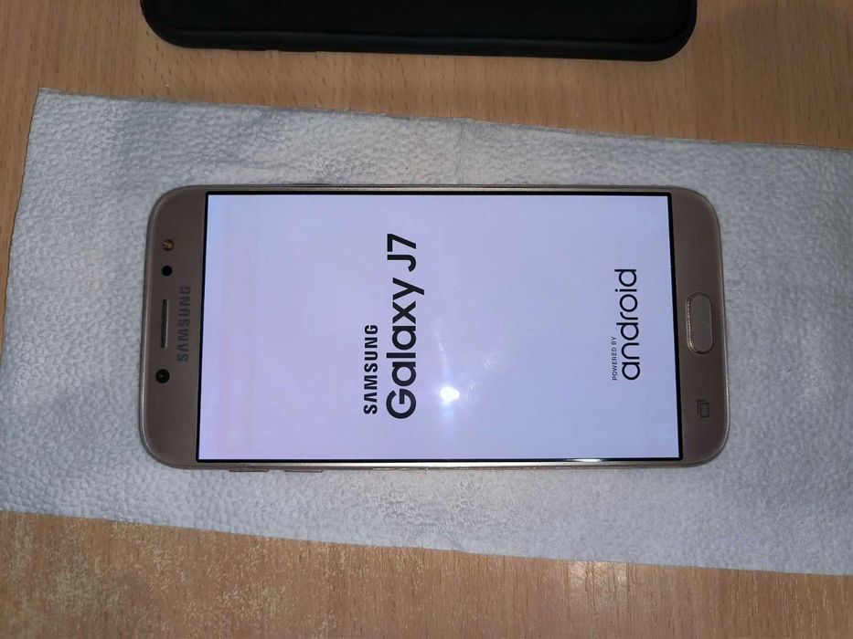 Смартфон Samsung Galaxy J7 J730F 3/32GB Gold